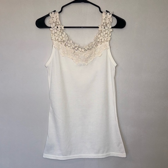 POL Washed Ribbed V-Neck Womens Tank Floral Star Patch
